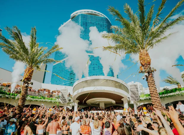 LAS VEGAS DAY CLUB REVIEWS!
